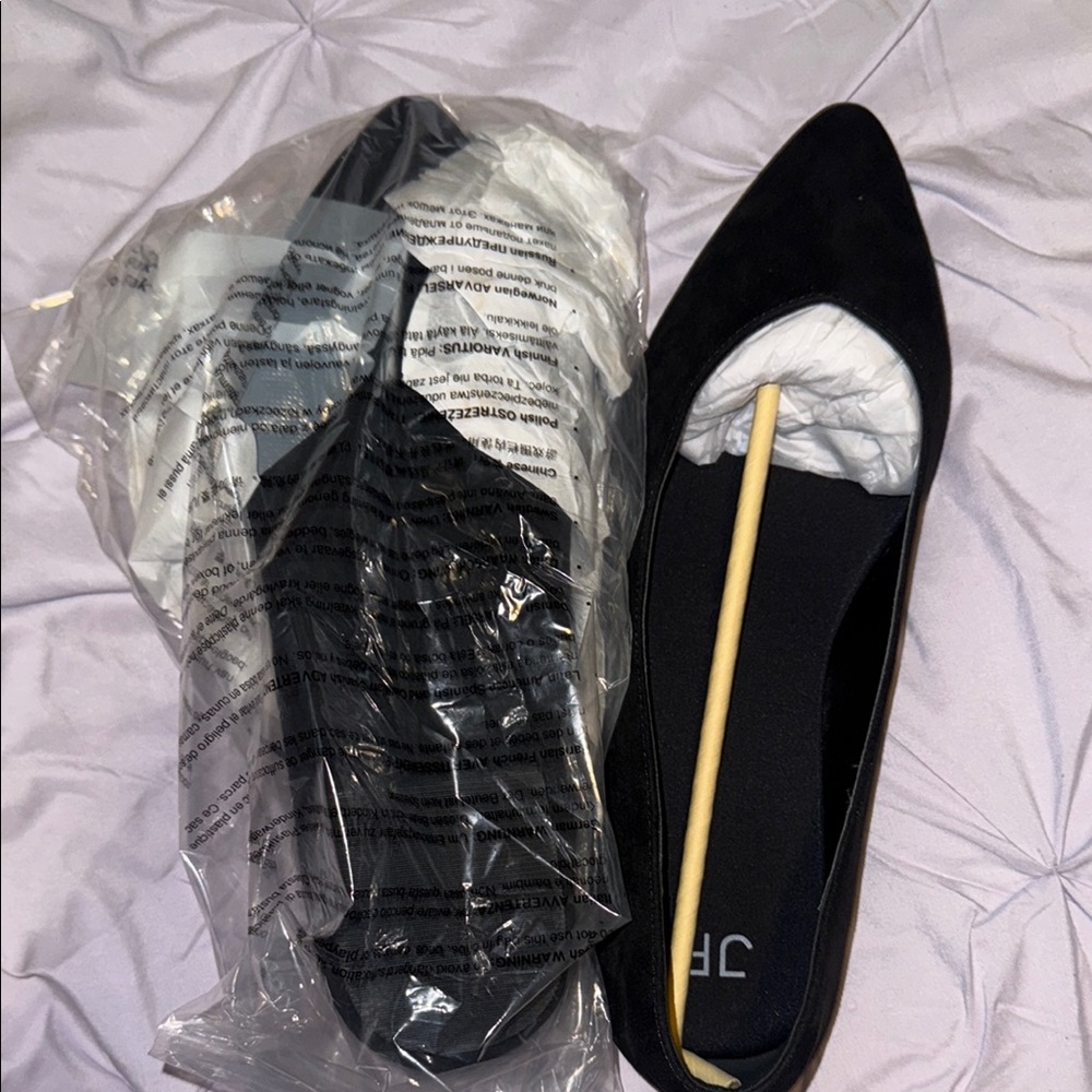 JustFab Black Flats Elegant Pointed Toe